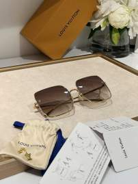 Picture of Louis Vuitton Sunglasses _SKUfw76323956fw